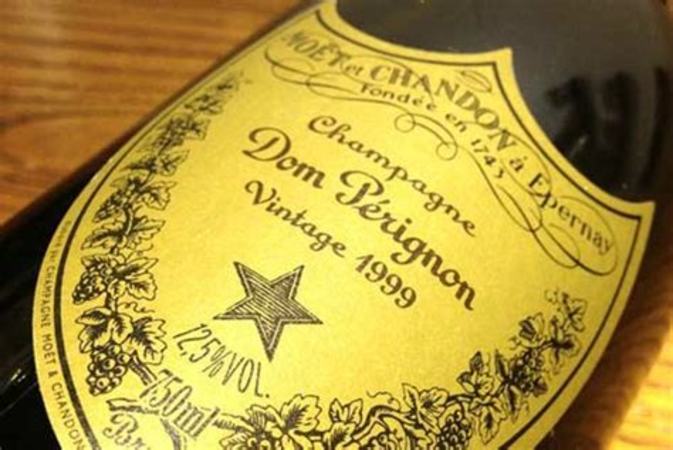 唐培里侬2004年份和2003年哪个好,香槟王唐培里侬的酿造神话