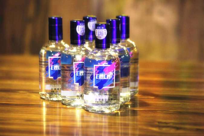 怎样鉴定白酒的好坏(怎么鉴定白酒好坏)