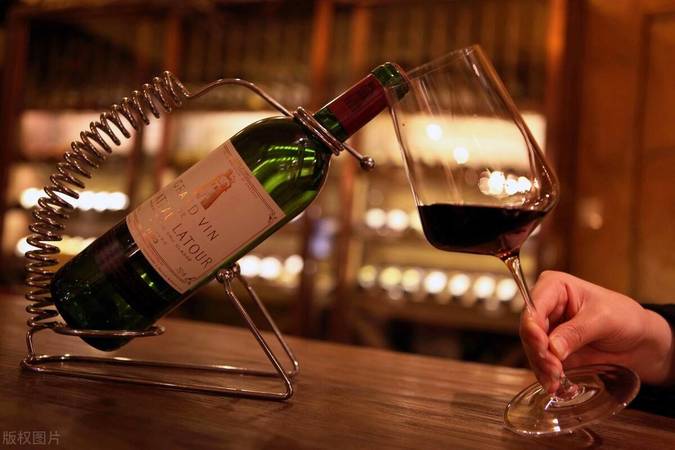 拉菲红酒2012多少钱一瓶(2012拉菲红酒一瓶多少钱一瓶)