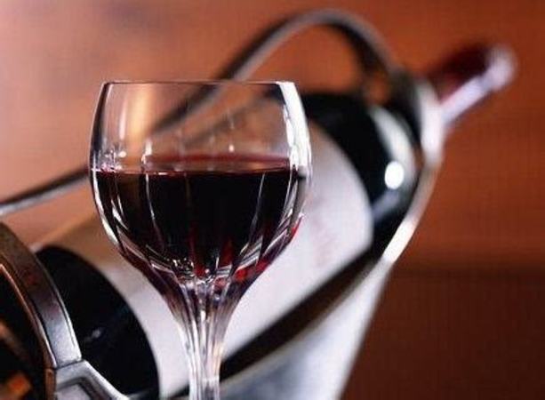 红酒 如何在杯中看酒,如何鉴别红酒的好坏