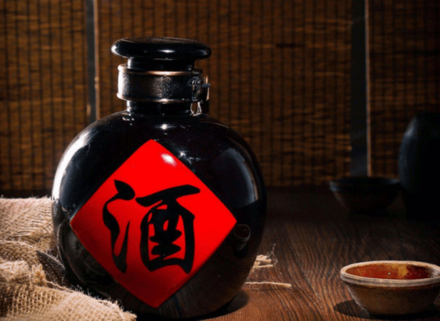 白酒五字诗句(酒的5字诗句)