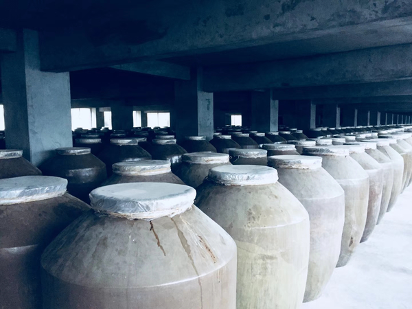 茅台酒是用什么材料酿造的(茅台酒是用什么原料酿造的)