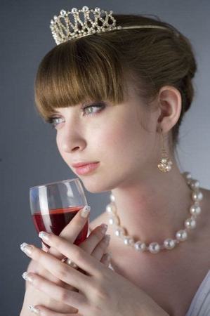 建议女人喝什么红酒,一天喝多少合适